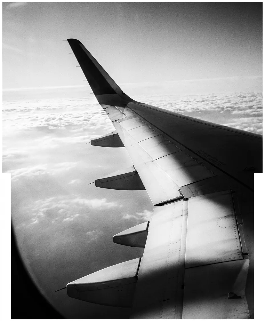 Aile d'avion au-dessus des nuages, Cancún, Ven 2 oct. 2026