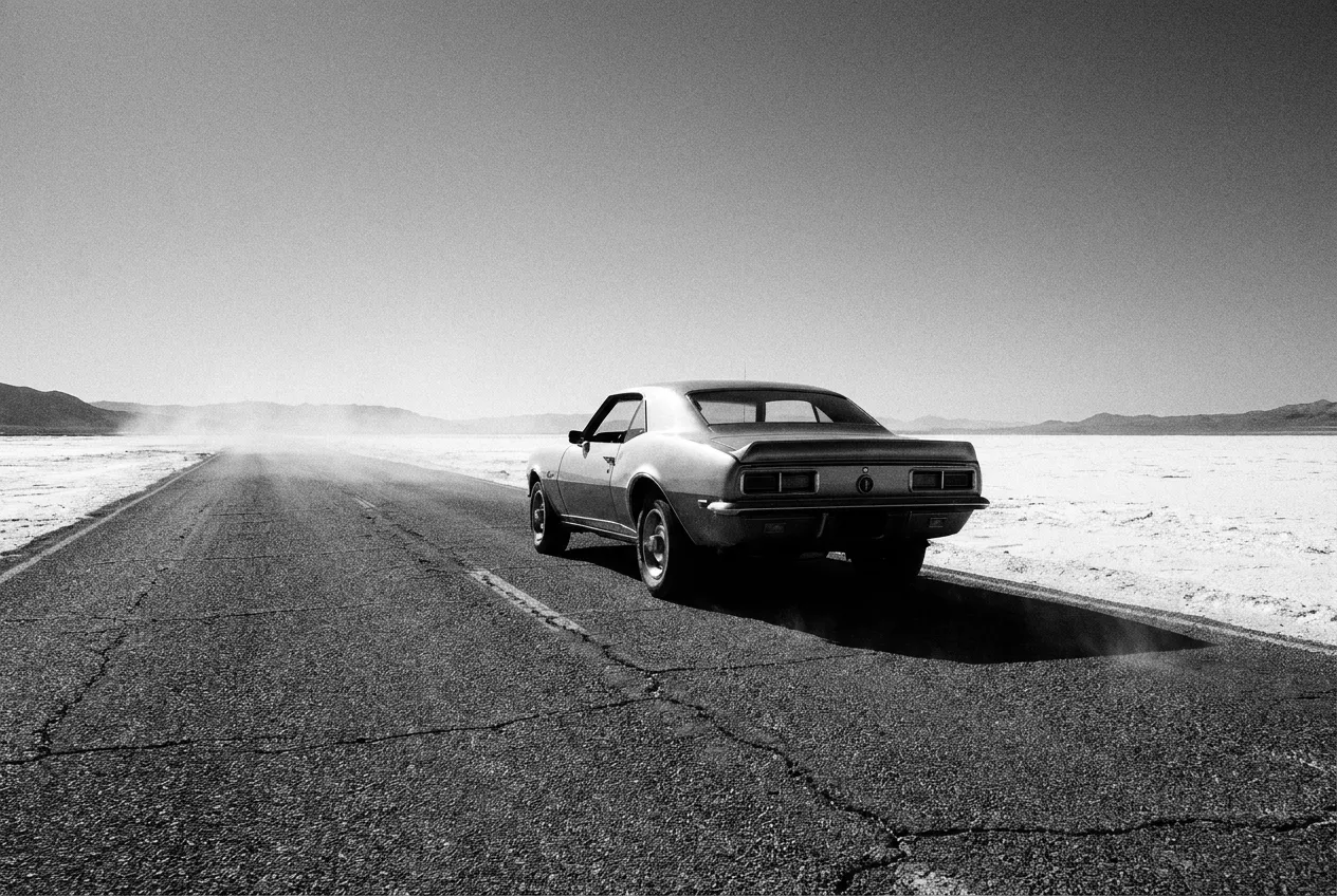 La Camaro seule sur la route qui file vers l'horizon, Death Valley, Sam 3 oct. 2026